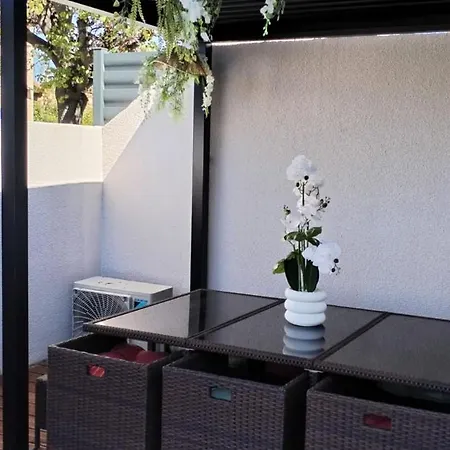Luxueuse Avec 3 Parentales Et Piscine Privative Proche Des Plages Villa *
